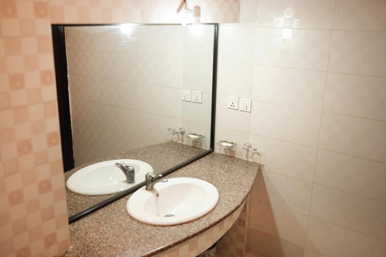 Diamond Lodge Karaçi Dış mekan fotoğraf